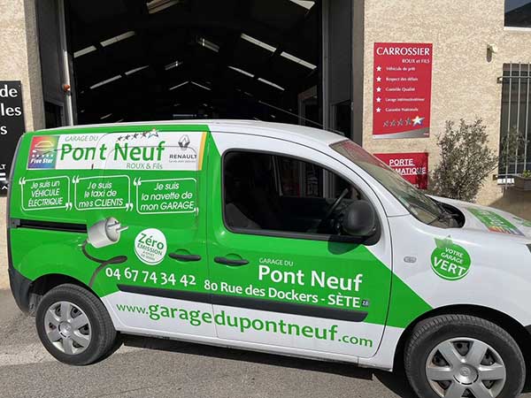 Service de voiturage en véhicule électrique proposé par le garage du Pont Neuf carrosserie sur le Bassin de Thau